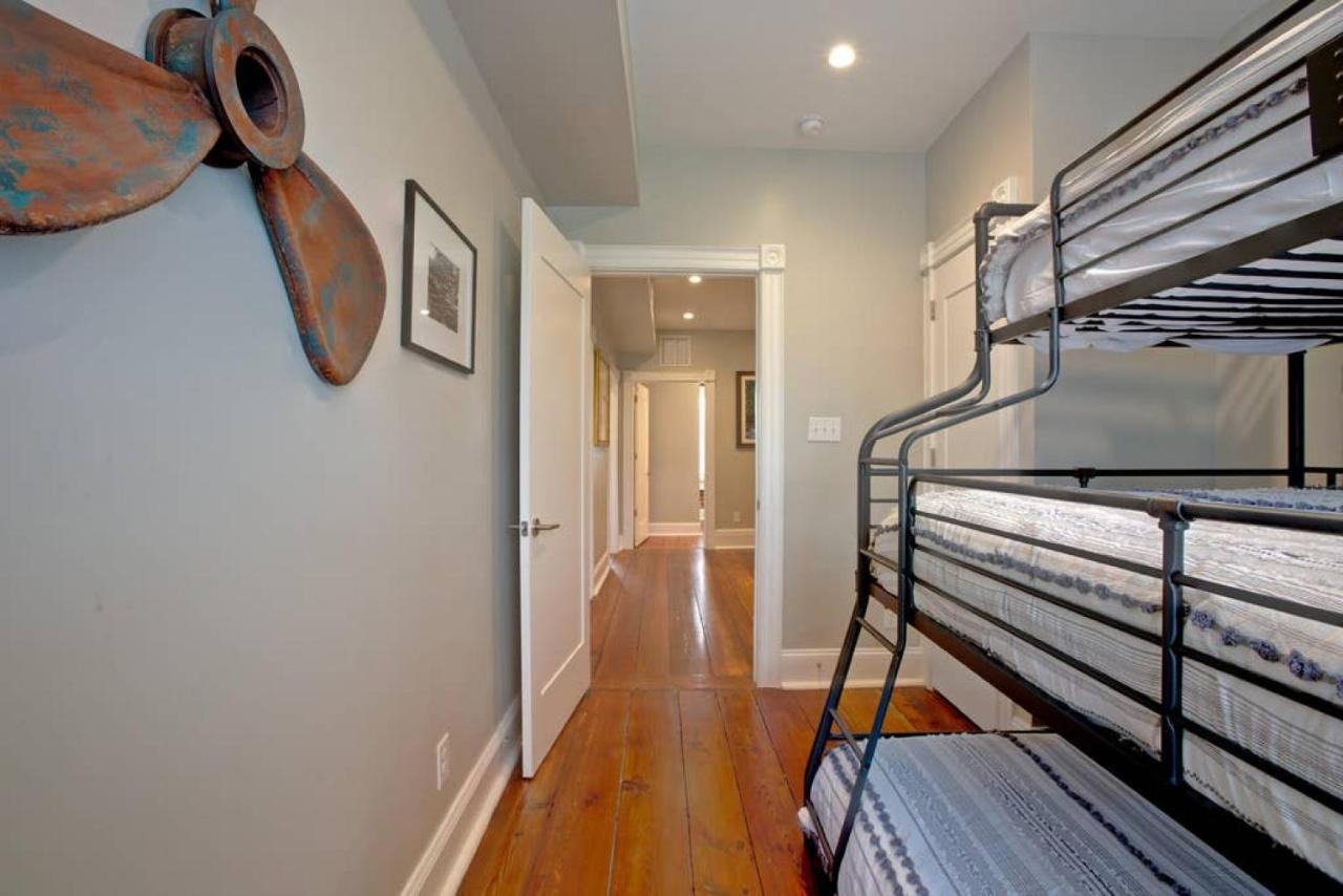 Newly Renovated 4 Bed 3 Bath And 2 Parking Spots Villa Savannah Exteriör bild